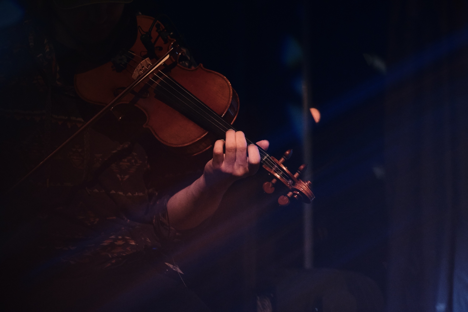 Dịch Vụ Cho Thuê Nhạc Công Violin Tại TP.HCM